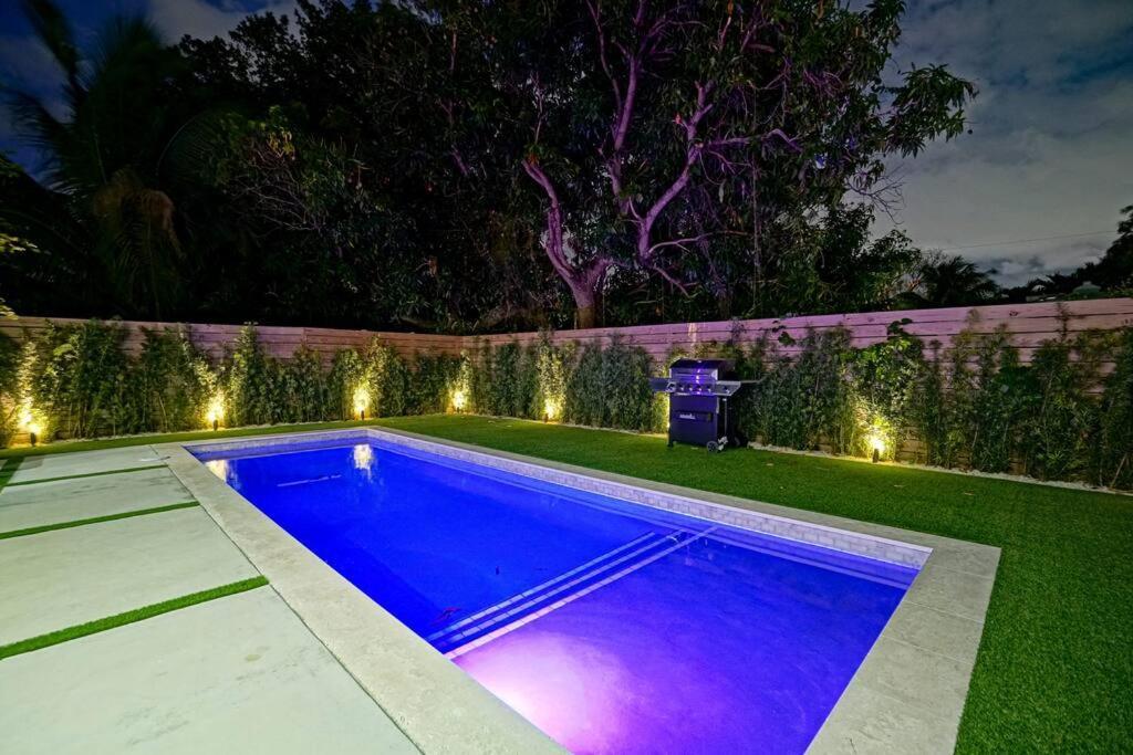 Villa Design House -Heated Pool -Big Yard -Gated Parking Miami Exterior foto